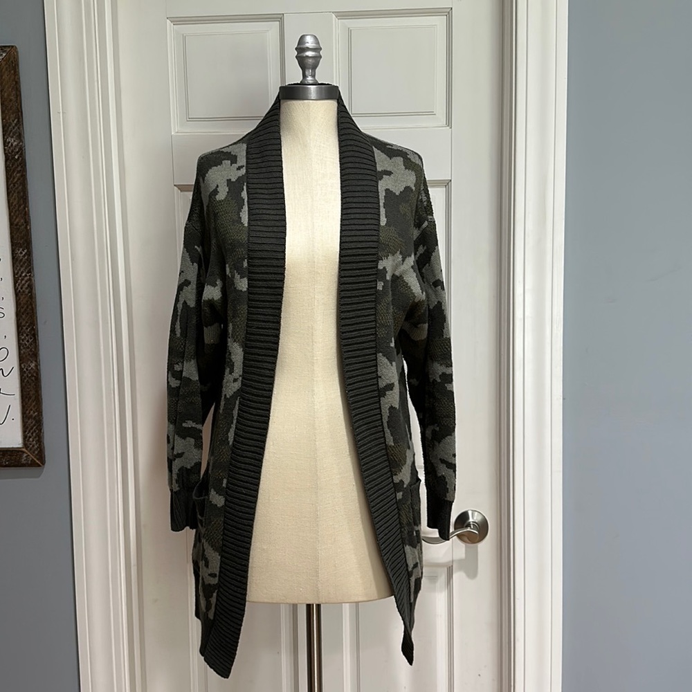 Express camo cardigan
